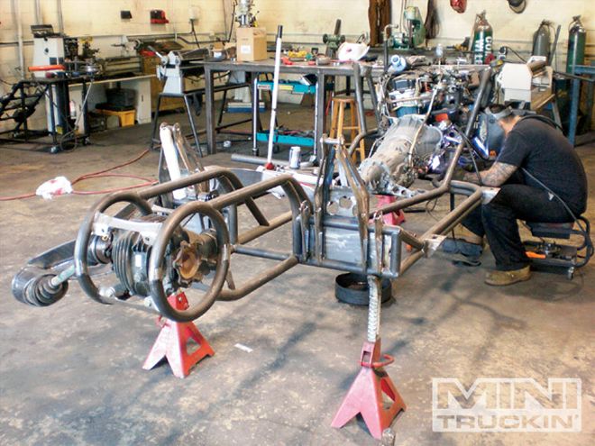 Wicked Nissan Hardbody Buildup on Hydraulics