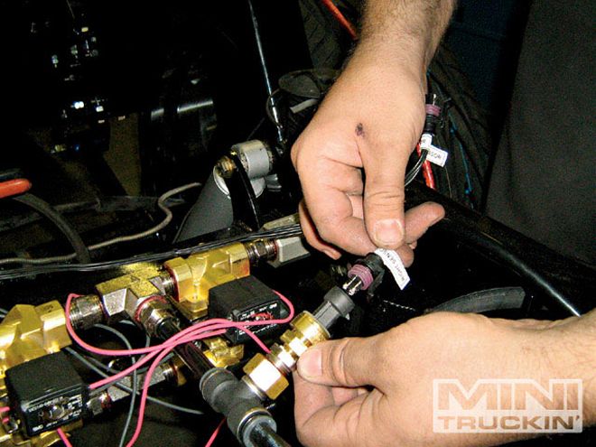 Air Lift Auto Pilot Setup - Daily Dime