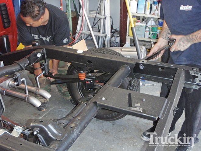 2008 Chevy Silverado Suspension Upgrade - Airbags + Toolbox = Laid Out Chevy