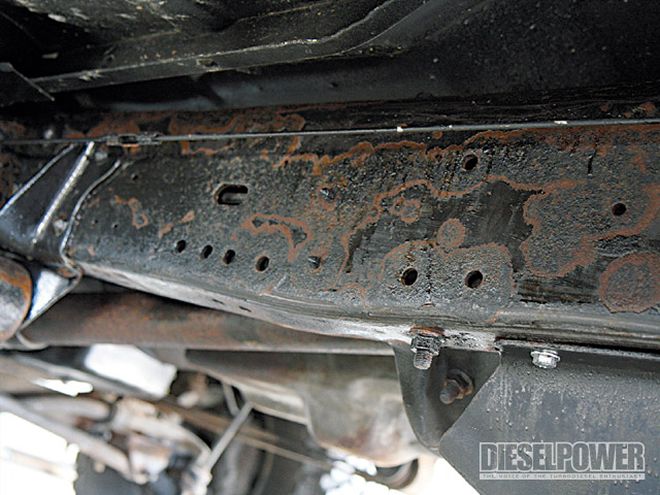 1997 Ford F350 Underbody Rust Removal - Busting Rust