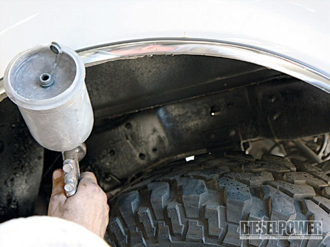1997 Ford F350 Underbody Rust Removal - Busting Rust