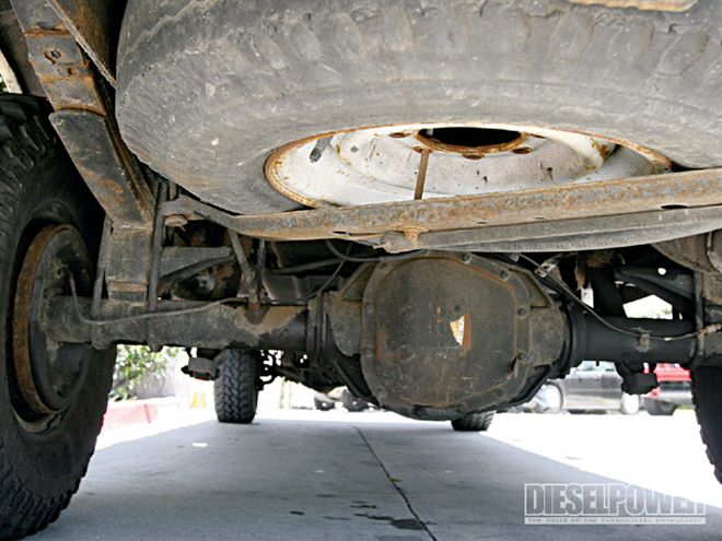 1997 Ford F350 Underbody Rust Removal - Busting Rust