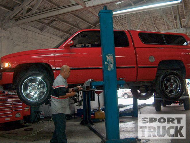 DJM Lowering Kit On A 1997 Dodge Ram - Fighting Rusty Old Hardware