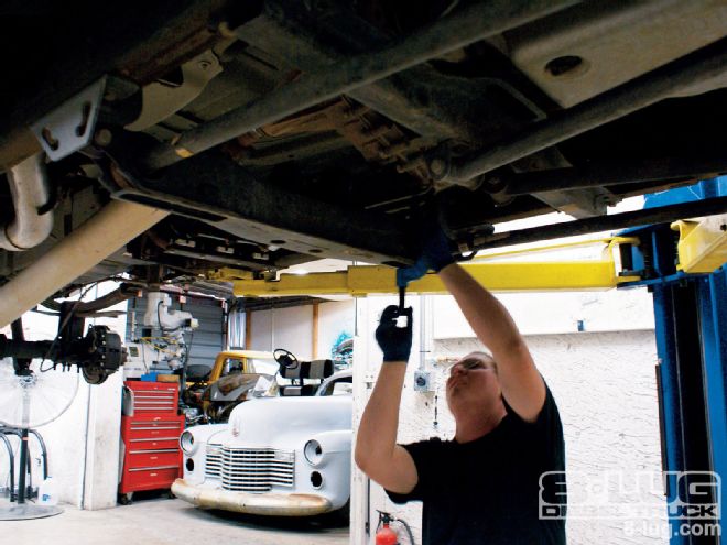 Rancho 4-Inch Lift On A 2004 Chevy Silverado 2500HD Duramax - Pick It Up!