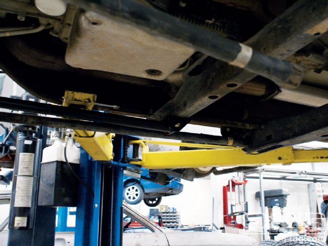 Rancho 4-Inch Lift On A 2004 Chevy Silverado 2500HD Duramax - Pick It Up!