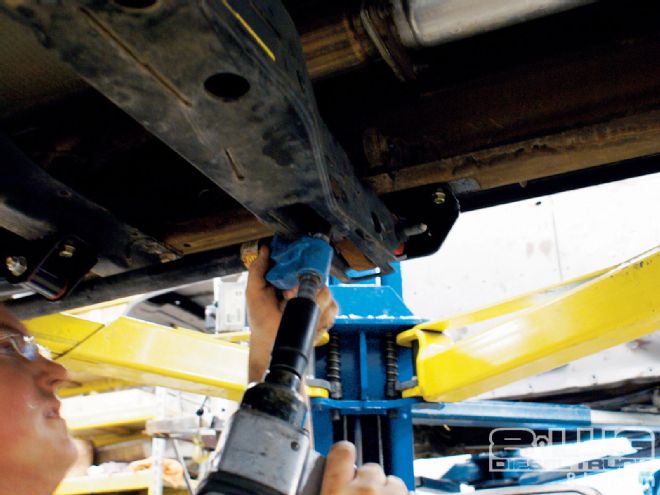 Rancho 4-Inch Lift On A 2004 Chevy Silverado 2500HD Duramax - Pick It Up!