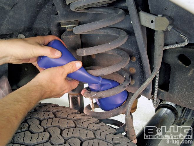 Firestone Ride-Rite Air Helper Springs Install on a 2006 Ford F-250 - Gimme A Lift