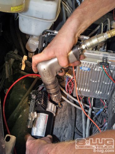 Firestone Ride-Rite Air Helper Springs Install on a 2006 Ford F-250 - Gimme A Lift