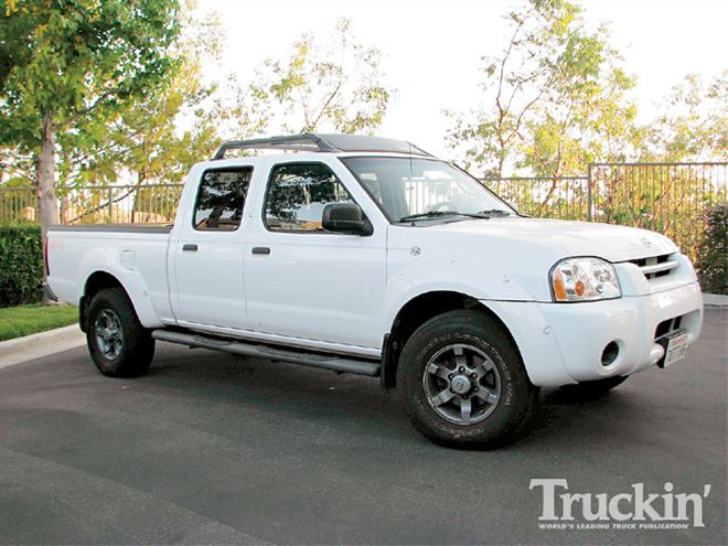 2004 Nissan Frontier passenger Side Angle