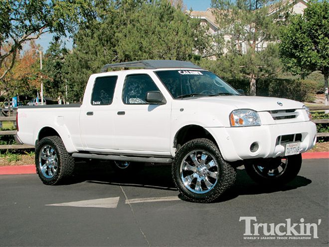 2004 Nissan Frontier front Side View