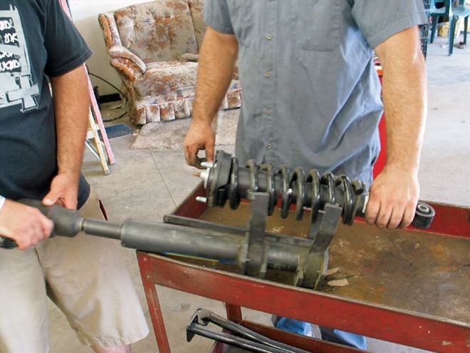 Lowering the Suspension of a 2007 Chevy Colorado - MMM...Drop