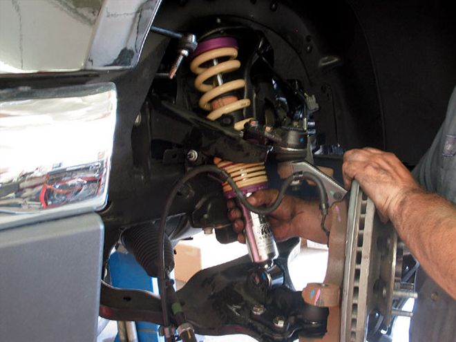 Lowering the Suspension of a 2007 Chevy Colorado - MMM...Drop