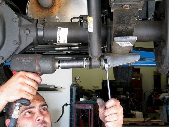 Lowering the Suspension of a 2007 Chevy Colorado - MMM...Drop