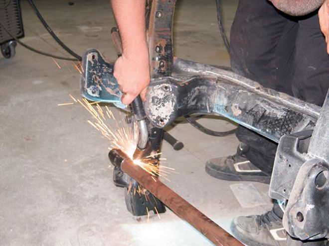 1994 Mitsubishi Mighty Max - Weekend Warrior: STK TRUK Edition Part 7: Narrow the Frame for Clearance (Part 1)