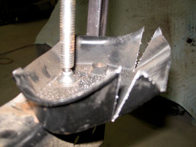 1994 Mitsubishi Mighty Max - Weekend Warrior: STK TRUK Edition Part 7: Narrow the Frame for Clearance (Part 1)
