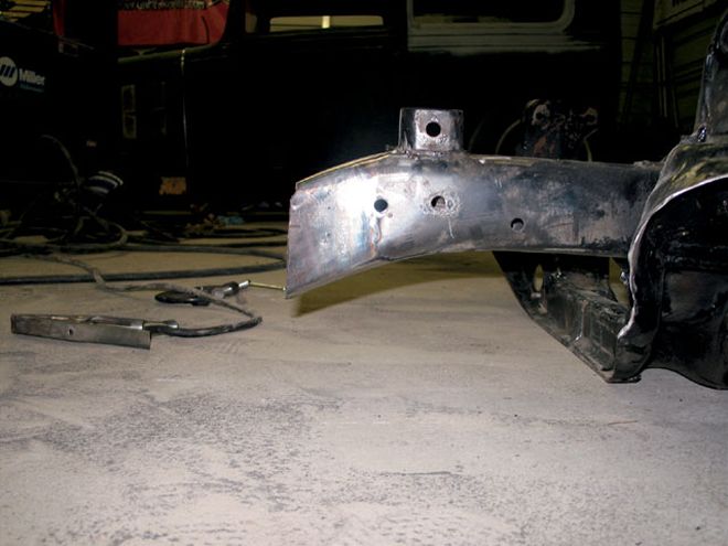 1994 Mitsubishi Mighty Max - Weekend Warrior: STK TRUK Edition Part 7: Narrow the Frame for Clearance (Part 1)