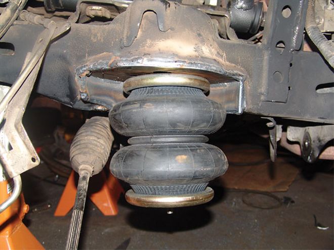 Installing a Rear Airbag Suspension Kit on a 97-04 Dodge Dakota - Draggin Dakota