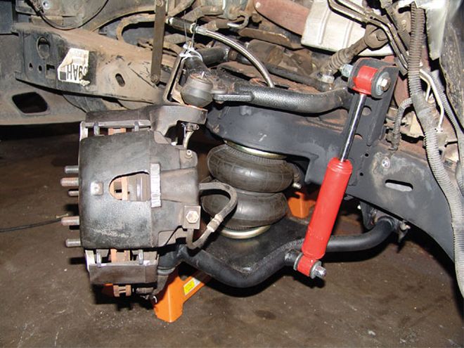 Installing a Rear Airbag Suspension Kit on a 97-04 Dodge Dakota - Draggin Dakota