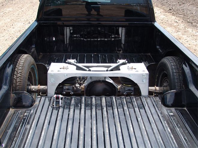 Installing a Rear Airbag Suspension Kit on a 97-04 Dodge Dakota - Draggin Dakota