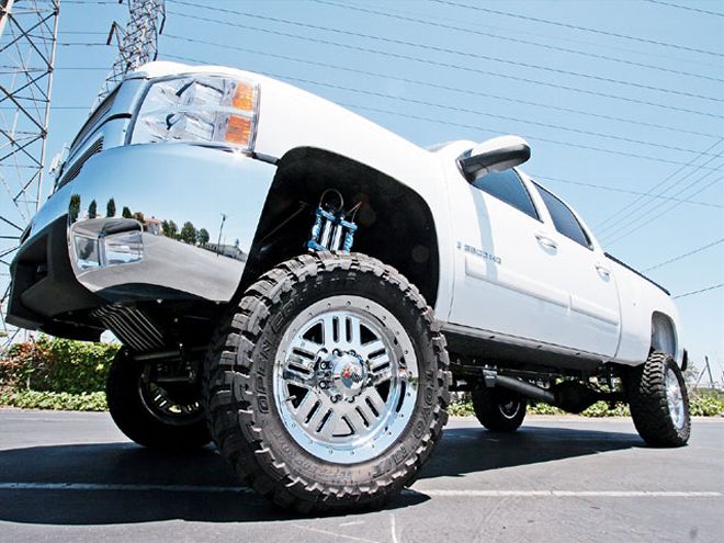 2007 Chevy Silverado Diesel left Front View