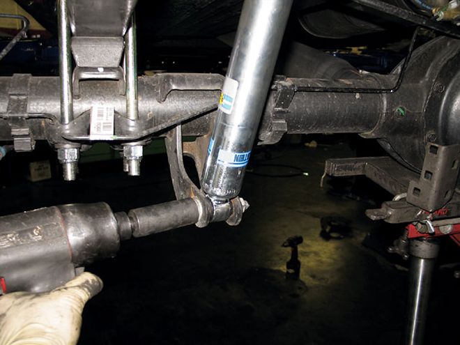 2007 GMC Sierra Lift Kit Install - Penthouse View