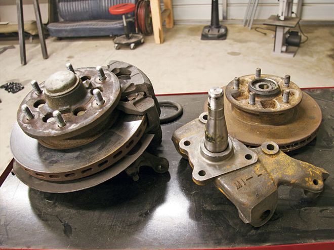 1994 Mitsubishi Mighty Max - Weekend Warrior: STK TRUK Edition Part 4: Five-Lug Conversion