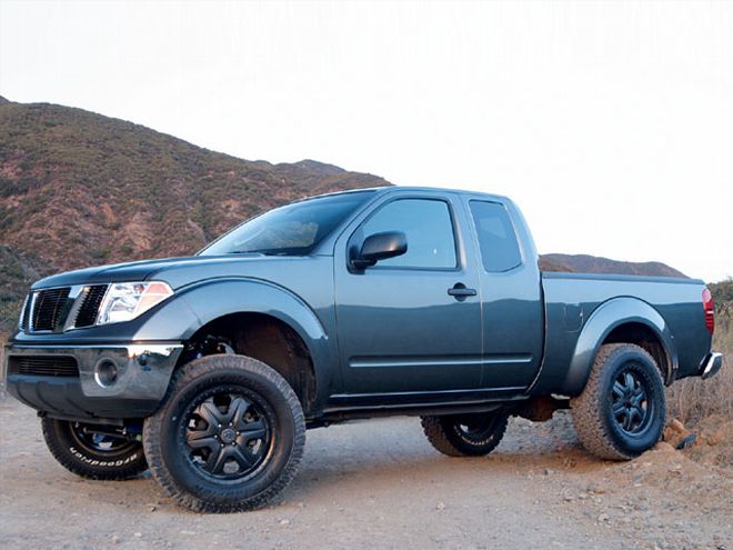 2005 Nissan Frontier left Side