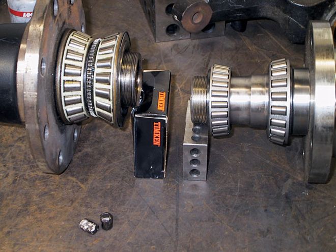 4x4 Wheel Hub Upgrade inner And Outter Bearings