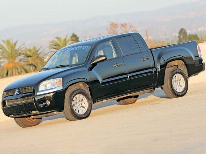 2006 Mitsubishi Raider front Drivers Side View