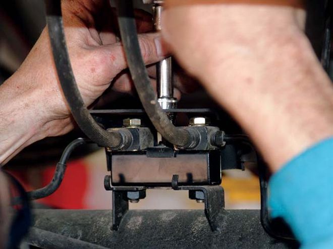 2005 Nissan Titan Lift - Altering the Ego of the Titan