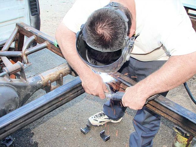 1993 Toyota Pickup - Weekend Warrior: Part 3, Custom Fuel Cell