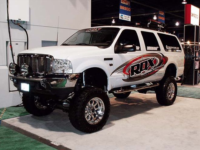 2002 Ford Excursion front Side View