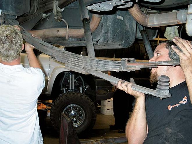 Kelderman Suspension Install - Elevated Excursion