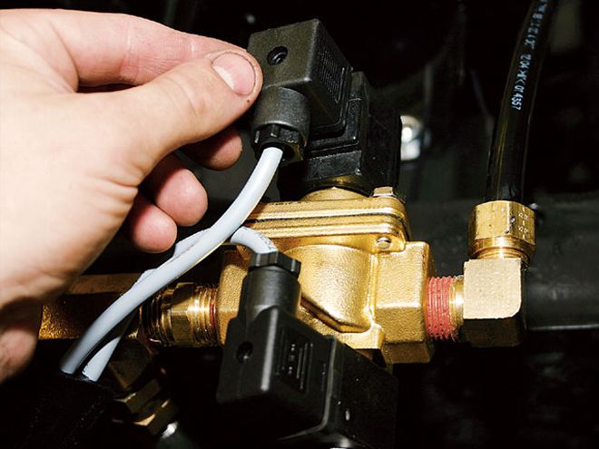2004 Chevy Silverado Front Air Suspension Installation - Makin It Lay Part 2