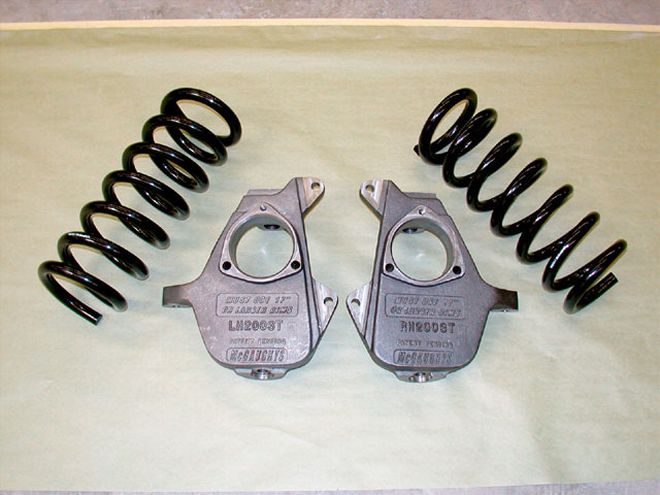 McGaughys Lowering Kit on a 2005 Chevy Truck - Lows For Tows