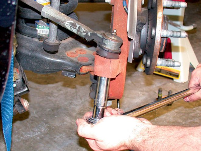 McGaughys Lowering Kit on a 2005 Chevy Truck - Lows For Tows