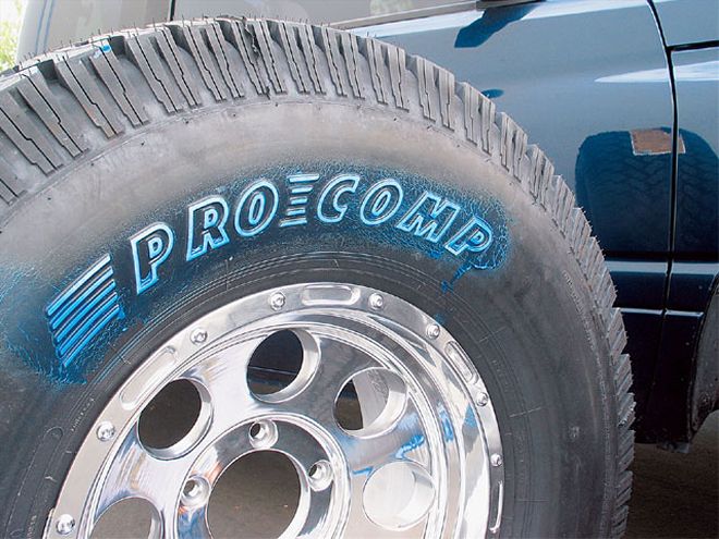 Fabtech Lift Kit On A 2001 Dodge Ram - Quick Six