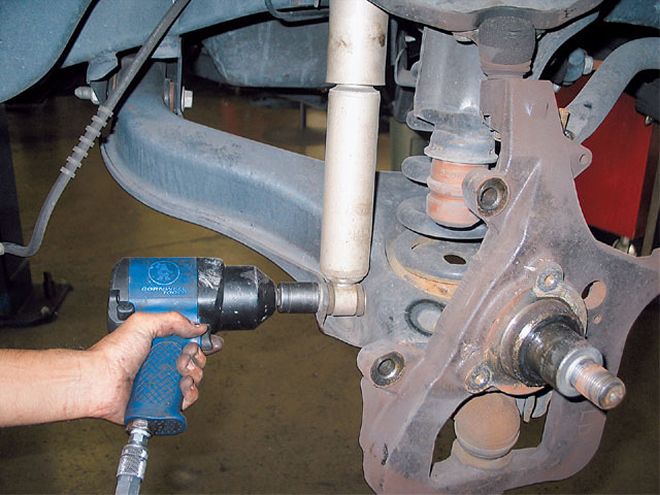 Fabtech Lift Kit On A 2001 Dodge Ram - Quick Six