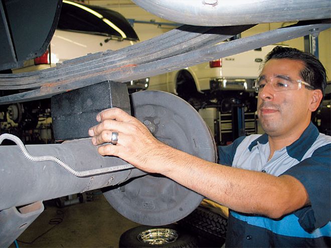 Fabtech Lift Kit On A 2001 Dodge Ram - Quick Six
