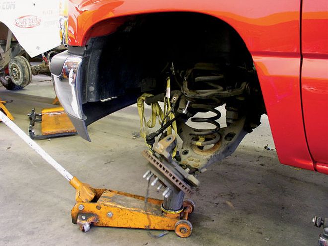 CST Lift Kit on a 2000 GMC Sierra - Reverse Sleeper