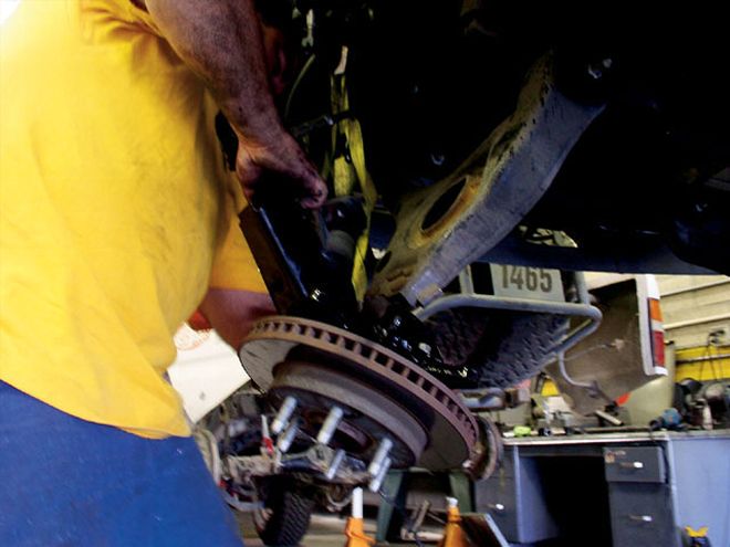 CST Lift Kit on a 2000 GMC Sierra - Reverse Sleeper