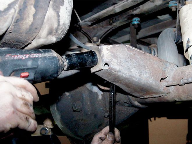Rear Airbag Suspension on a Chevy Suburban - Dropping The Big Ship: Part 2
