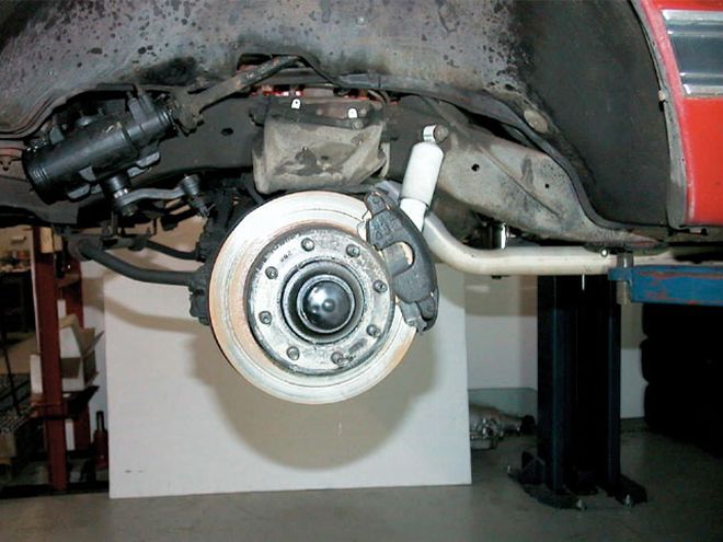 3/4 to 1/2 Ton Conversion Spindle Kit on a Chevy Suburban - Dropping The Big Ship, Part 1