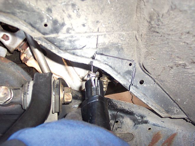 1991 Nissan Hardbody Four-Link Rear Suspension Install - Hittin Bottom, Part II