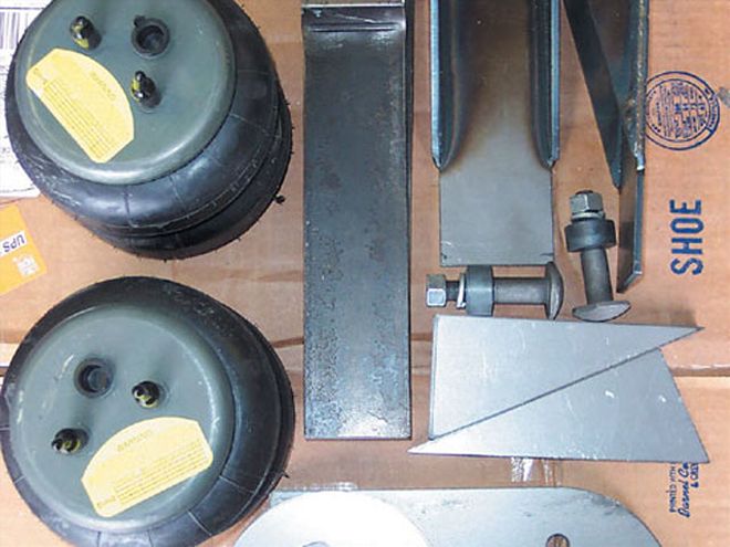 1991 Nissan Hardbody Front Airbag Suspension Install - Hittin Bottom, Part: 1