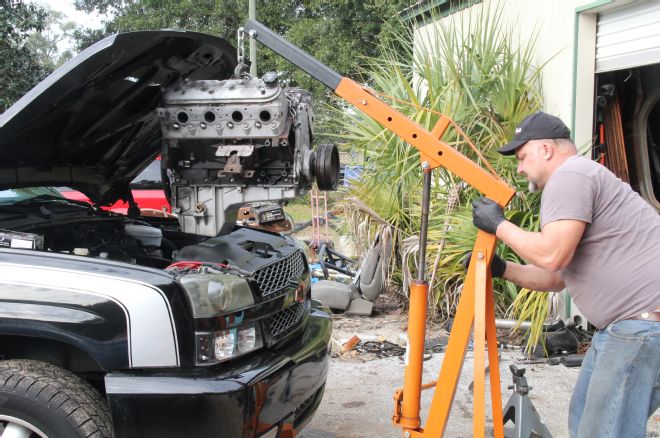 2003 Chevrolet Avalanche Pulling Factory Lm7 V 8 Engine