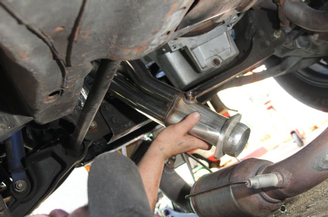 2003 Chevrolet Avalanche Installing Kooks Long Tube Headers From Bellow