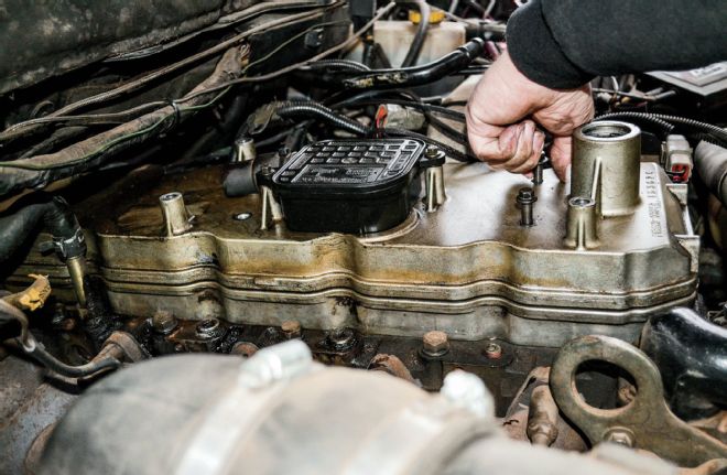 Adjusting the Valves on a 24-Valve Cummins - Lashed Out