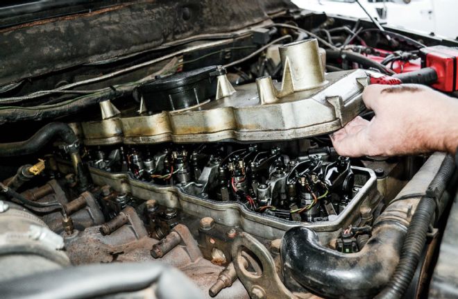 Adjusting the Valves on a 24-Valve Cummins - Lashed Out