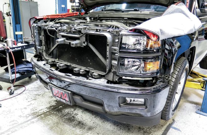 2014 Chevy Silverado With Grille Removed